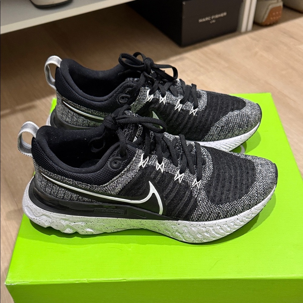 Nike Black and Gray Athletic Sneakers